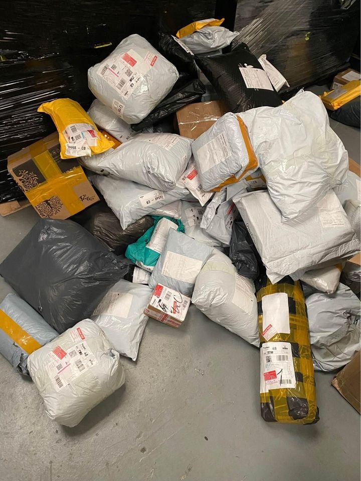 Nedoručené zásielky Royal Mail – plný kontajner — ilustračná fotografia z Buyers Hub