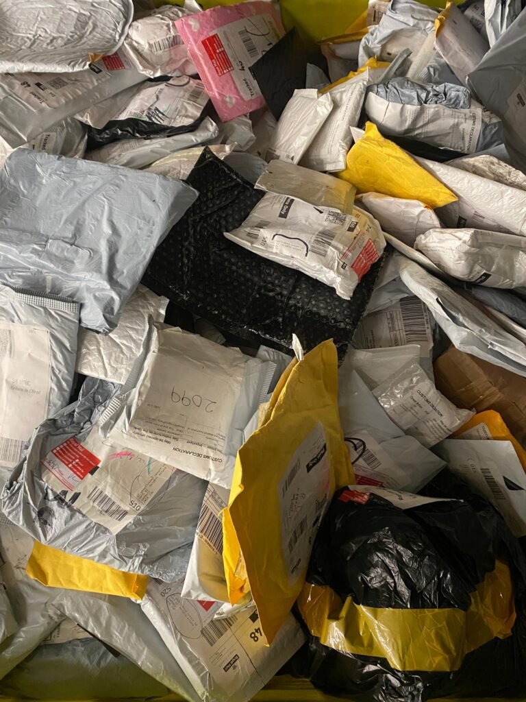 Nedoručené zásielky Royal Mail – plný kontajner — ilustračná fotografia z Buyers Hub